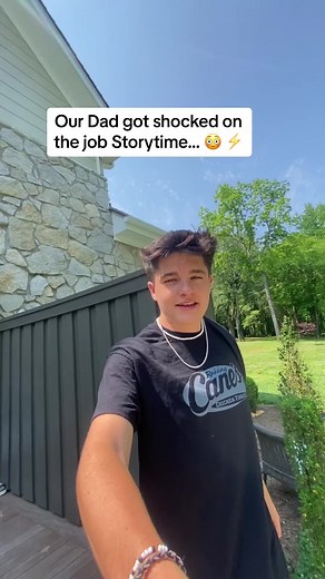 Install our old hot tub with us while we tell you about the time our dad got shocked! 😳⚡️#vlog #storytime