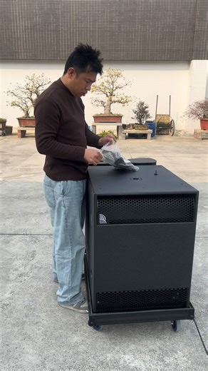 Burton on Instagram: "R7 loud pressure column, double 44-core magnetic treble + double 6.5-inch midrange + four 6.5-inch mid-bass, single 18 ultra-low, active mode 2X2000 watts with DSP, covering 200-1000 people, debugging factory#truss #stage #stagetruss #aluminumtruss #wedding #weddingdecor #event #party #spigottruss #lighting #stagelight #stagelights #light #exhibitionhall #factory #globaltruss #concert #aluminumtruss #sound #sounds #audio #design #events #tent #tents #rent #boxtruss #bolttru