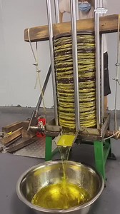 Traditional Oil Extraction Techniques from the Past 🌿🔍 #worldcountrysidelifevlog #traditionaltechniques #ancienthistory #traditionaloilextraction DISCLAIMER NO COPYRIGHT INFRINGEMENT INTENDED. | World Countryside Life Vlog