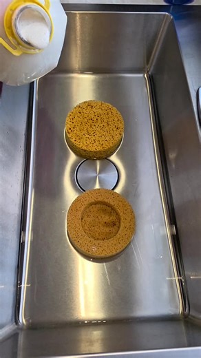 Creative Water Pouring Techniques for Art