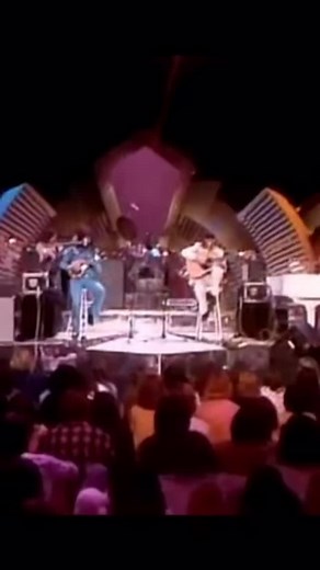 Seals & Crofts I’ll Play for You,” 1975 live I’ll Play For You is Seals & Crofts’ seventh studio album. The title cut reached #18 on the U.S. Billboard Hot 100 and #4 on the Adult Contemporary charts in the summer of 1975. It was equally successful in Canada (Pop #28, AC #2) #sealsandcrofts #illplayforyou #dúo #1970smusic #70smusic #livemusic #1970s #popmusic #folkrock #harmony #jimseals #dashcrofts #memories | Missmissyphilly