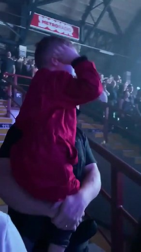 One of the best air drummers to ever do it. 5-year-old Caleb Hayes going crazy at a Slipknot show. He’s 7 now, made an appearance on The Ellen Show, been featured in SPIN's 'The Kids Are Alright' series, and has since upgraded to the full kit. https://www.spin.com/2022/07/the-kids-are-alright-7-year-old-prodigy-caleb-hayes-wants-to-be-slipknots-dummer/ | SPIN