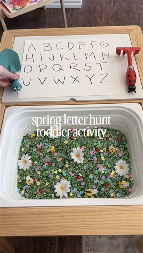 Spring play loading…🌼🐝🐞🌱 #sensoryplay #toddleractivities #learningthroughplay