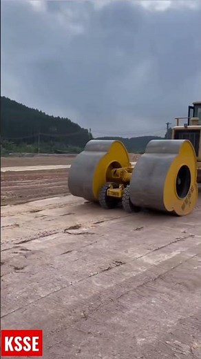 An innovative dynamic road roller for the road compaction and soil improvement‪@ConstructionWorker‬