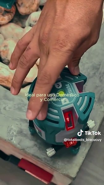 Nivel láser autonivelante Modelo: TLL306505 de la Marca Total Tools r...
