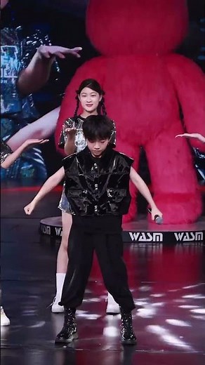 Performance video, a very cool stage #dance