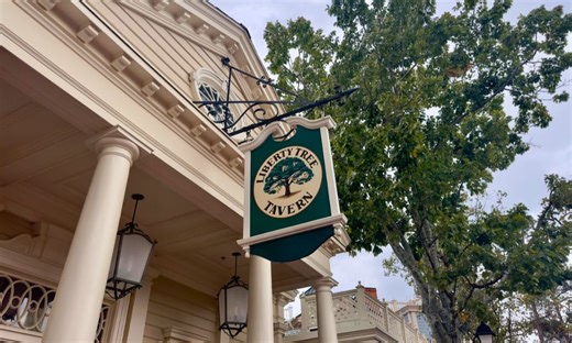 Disney Dining Review: A Thanksgiving-Inspired Meal at Liberty Tree Tavern