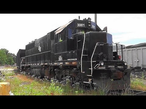 LTEX EMD GP40-2 Locomotive Working the Millville Quarry Site