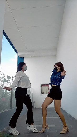 Dance Challenge Highlights: Livin' La Vida Loca