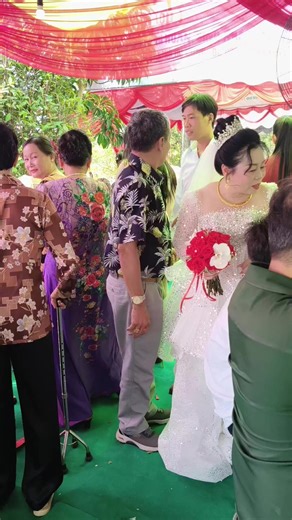 Ngày Hạnh Phúc Của Dì Dượng: Kỷ Niệm Đám Cưới Đáng Nhớ