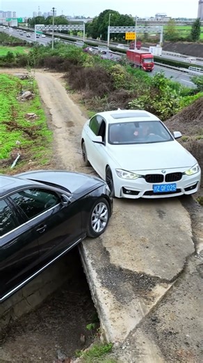 I Never Expected That The Single-Lane Bridge Maneuver I Learned In My Driving Test Would Be So Pract