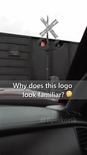 Wonder what they’re transporting . . . . . #alien #xenomorph #facehugger #scary 3D models provided by: Sketchfab.com/Chano_old Sketchfab.com/zairiq-123 Sketchfab.com/ahmagh2e