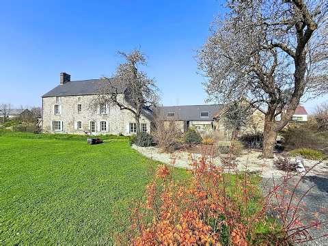 💥 𝙎𝙖𝙞𝙣𝙩 𝙎𝙮𝙢𝙥𝙝𝙤𝙧𝙞𝙚𝙣 𝙇𝙚 𝙑𝙖𝙡𝙤𝙞𝙨💥 𝗠𝗮𝗶𝘀𝗼𝗻 10 𝗽𝗶è𝗰𝗲𝘀 247 𝗺𝟮 – 5 𝗖𝗵𝗮𝗺𝗯𝗿𝗲𝘀 - 𝑻𝒆𝒓𝒓𝒂𝒊𝒏 4 300 𝒎2 💕✨ 🤩