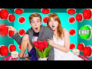 I had a DATE NIGHT in 100 MYSTERY BUTTONS! *Only ONE lets us ESCAPE*