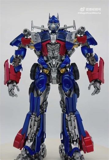 Magnificent Mecha MM02 production test, missing printed decales and weathered paint app. #transformers #toy #actionfigures #optimusprime #collection