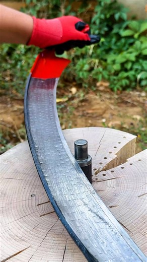 Beamish | Clever hinge trick for scythes! #smart #scythe #hinge #trick | Instagram