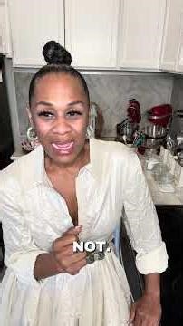 Junk Food Friday 🍫 Twix NEW Salted Caramel Review 😬 Not It. #234Reviews