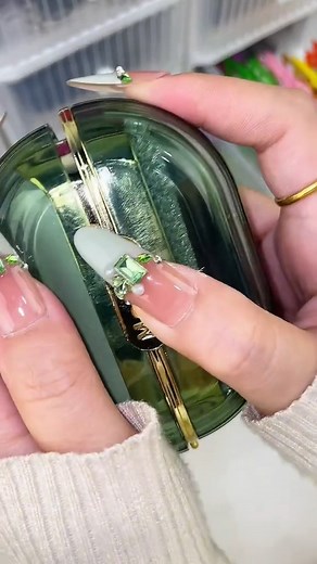 22 reactions · 6 comments | Replying to Nisa Fundador write down your favorite color and we'll reply you with a video #LINKINBIO #selfdefensekeychain | Girls Self Defence | Facebook