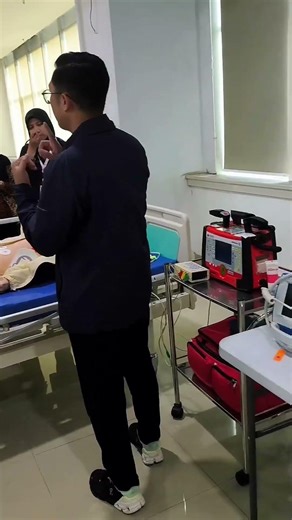 ACLS Training Session #Advanced #cardiac #life #support #ACLS #dewamedik