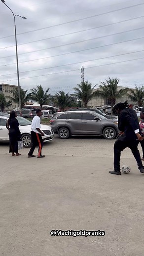 Wait for it 😂🤣🤣🤣🤣🤣 music by @hazzy_nation go stream!!! Spaceship out now !!! #reels #reelsinstagram #reelitfeelit #reelsvideo #pranks #prankvideo#explore #exploremore #explorepage #tiktok #tiktokerszone#tiktokers #tiktoker #tundeednut #instablog9ja #insta #viral#viralvideos #viralpost #viralreels #bloggers #bloogers #new#happynewmonth #yabaleftonline #reaction #dontlaugh #videoprank | Machigoldpranks