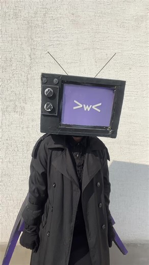 TV Woman Cosplay Dance Performance