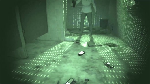 Didn’t realize you could lose video camera privileges if your holding the tripod 😂 #ps5 #videogames #phasmophobia #phasmophobiagame #phasmophobiafunny