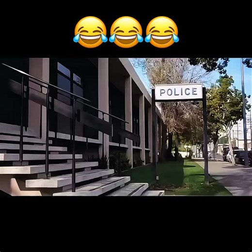 One of the most underrated performances in hood movie history? David Alan Grier in 3 Strikes. 🔥 That man was acting ACTING. The comedy, the timing, the tension—he brought layers to a certified 90s Black cult classic. This movie is a real hood gem that doesn’t get talked about enough. Be real… is 3 Strikes underrated or perfectly rated? And did David Alan Grier steal the show? Let’s debate 👀 | Chuck Tolbert