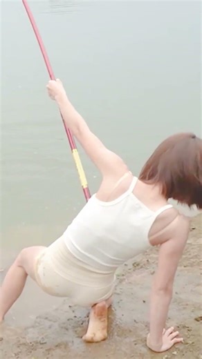 #Fishing#GirlFishing#BigFish#LakeFishing#AmazingFishing#outdoorlife #shots