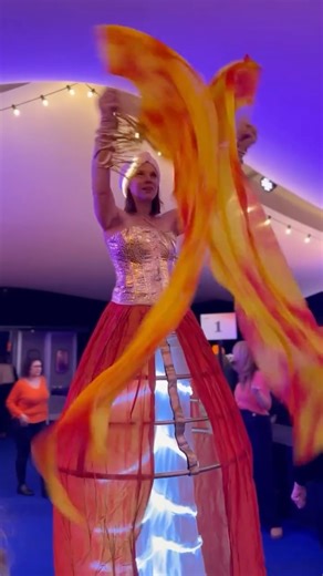 PwC France on Instagram: "Retour en images sur notre New Year’s Party ! 🎪 Nos collaboratrices et collaborateurs se sont retrouvés aux Folies Gruss pour célébrer ensemble le début de cette nouvelle année. 💃Partout en France et au Maghreb, nous nous sommes réunis pour partager un moment festif qui donne le ton pour 2026 ! Au programme : 🤸‍♀️ Spectacles d’acrobates 🎤 Blind test 🎧 DJ sets & piste de danse géante 🎶 Musique, danse et belle énergie collective 🎬Retour en images sur cette soirée e