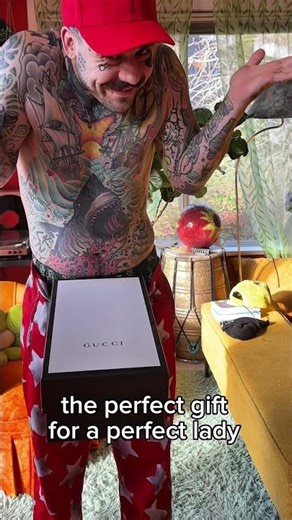 Spoiled much… 😏❤️ #valentinesday #love #relationship #couple