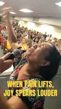 THE POWER OF GOD HEALED HER BACK IN AN INSTANT! Now She Can’t Stop Rejoicing. Watch this!