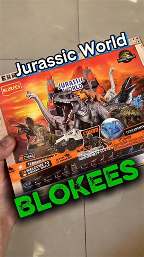 Lê Minh Hy on Instagram: "Jurassic World V2 đã về 🔥 #Blokees #JurassicWorld #khunglong #Modelkit #toys #figure #custom #mohinh #review #MinhHyhy #dochoi"