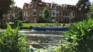 guided canal tour Leiden - Bootjes en Broodjes