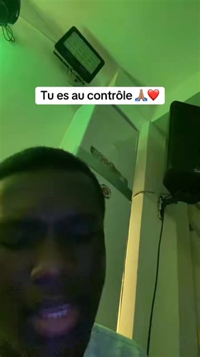 3.7K views · 315 reactions | Je lève mes mains vers le ciel, en signe d’abandon et de confiance. Je te donne mon cœur, Seigneur, car c’est entre Tes mains que ma vie trouve un sens. Et je dirai à mon âme : Tu es Dieu de tout, Tu règnes sur mes jours, mes combats et mes victoires. À Toi toute la gloire, maintenant et à jamais. #Louange #Adoration #Worship #Prière #DieuDeTout #Foi #Inspiration #ChristianMusic #ClubLouange | Louange et Adoration | Facebook