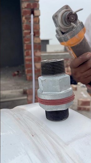 how to cut holes in plastic tanks #viralvideo #construction #plumbingtime #watertank