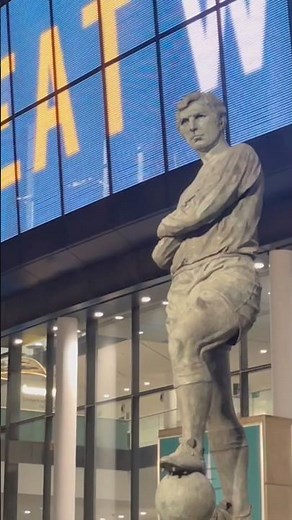 England’s Greatest Captain 👑🇬🇧 Bobby Moore #football #soccer #premierleague