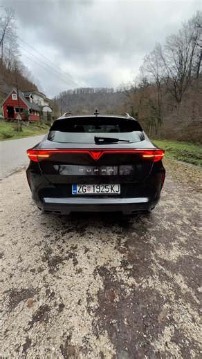 DYNAMIC or CLASSIC turn signals? The choice is yours in the new CUPRA FORMENTOR Facelift