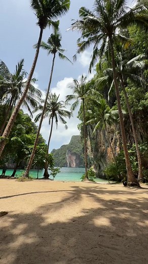 ค้นพบเกาะเหลาลาดิงหมู่เกาะที่สวยงามในกระบี่