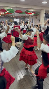 📍 Festival de Folclore dos Camponeses de Portugal 📅 23 de novembro de 2025 Grupo Folclórico Almeida Garrett, da Casa da Vila da Feira e Terras de Santa Maria, dançando Cana Verde das Aves, do Grupo Folclórico da Vila das Aves de Santo Tirso. 🇵🇹✨ | Folclore Português RJ