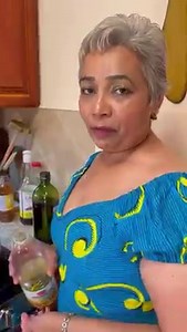 Ingredients used Fried king fish steaks ( 5) 1/4 cup vinegar 1/2 tbls fish sauce 1 tsp mustard oil 1 tbks olive oil ( grape seed) salt to taste 1 1/2 tbls white sugar 1 tsp pepper flakes ( fresh chopped habanero) 1 cup colored sliced bell peppers ( mini sweet) & scallion Method as shown | Jenny’s Wok