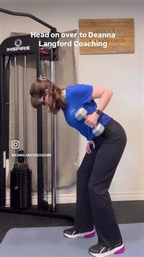 Spice up that bent over row with some torso rotation! ⬇️