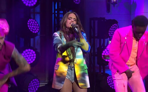 Camila Cabello- Bam Bam (Live) - SNL