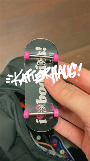 WHAT’S IN MY BAG? FINGERBOARD EDITION! #fingerboardclips #fingerboardtv