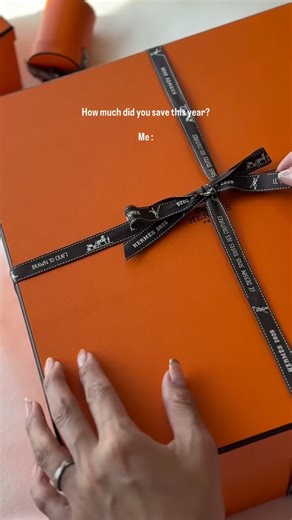 𝑌𝑈𝑅𝐼𝐸｜年間100日以上旅するトラベルライター＋広報PR on Instagram: "Every year I say this… next year I’ll save a little more money.😂 来年はキャッシュない星人を卒業したい👩‍🎓 ￣￣￣￣￣￣￣￣￣￣￣￣￣￣￣￣￣￣ 年間100日以上旅する アメリカ在住 フリーランスのトラベルライター🇺🇸 ＼手の届くLuxury旅のモデルプラン✈️／ 失敗しない旅のコツ + 正直レポを発信🌱 CLASSY.ONLINEなど 複数webメディアで旅記事を担当✍🏻 I'm a Japanese travel writer living in the US, traveling over 100 days a year. I share travel info from around the world. Follow me