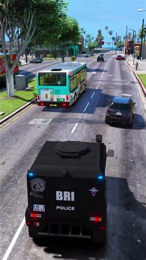 ALERTE A LA BOMBE SUR LA PLAGE !! Comment va se passer l'intervention ?