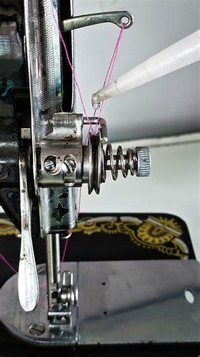 Sewing machine cutting threads? lets fix it. #sewing #sewingtips #sewingtutorial #sewingmachine