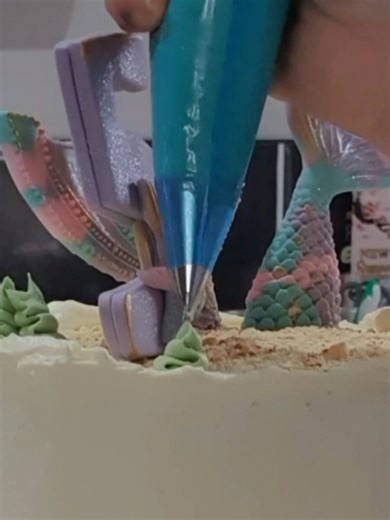 Mermaid Tail Cake Creation