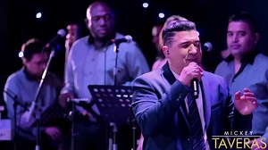 Quien me va a curar el 💔. Escuchala en todas las plataformas digitales AQUI :https://linktr.ee/mickeytaveras . #mickeytaveras #corazonpartio | Mickey Taveras