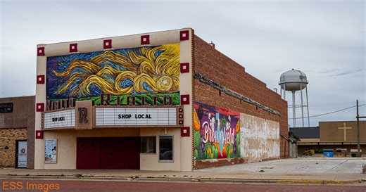 ESS Images | Went up to Brownfield to see what was there. Found a couple of defunct theaters, among other things! 🤩 The paint job on the Rialto is... | Instagram