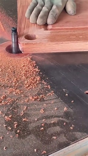 Clean Edge Shaping Technique Using a Router for Wooden Panels